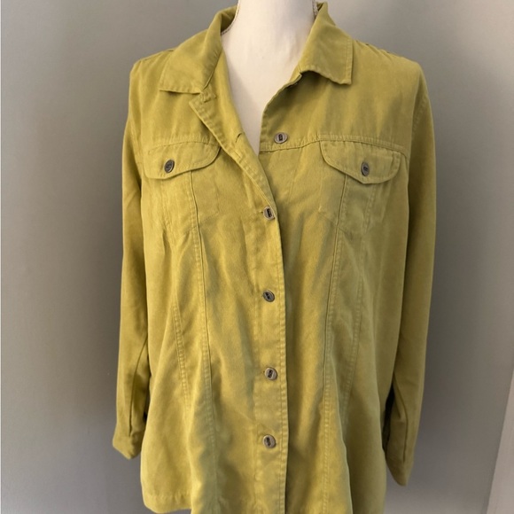 CHICO’S Faux Suede Shacket. Wears as shirt or light jacket   Chicos size 2 (M) - Picture 2 of 10